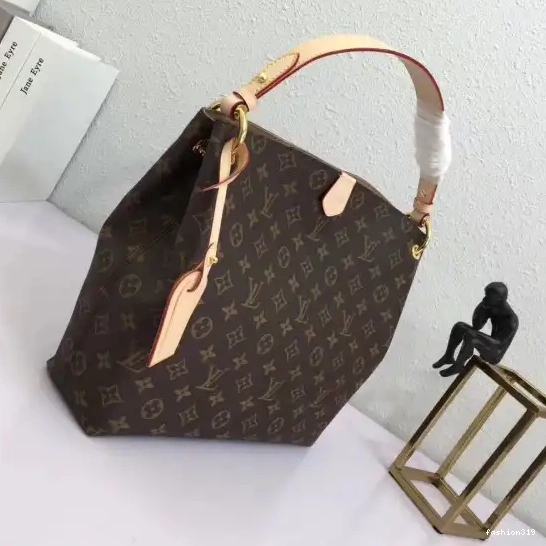 Vuitton PM Louis GRACEFUL 0402